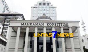 Guru Besar FH UI Ajukan Amicus Curiae ke MK, Minta Guru Besar FH UI Ajukan Amicus Curiae ke MK, Minta Diskualifikasi Gibran