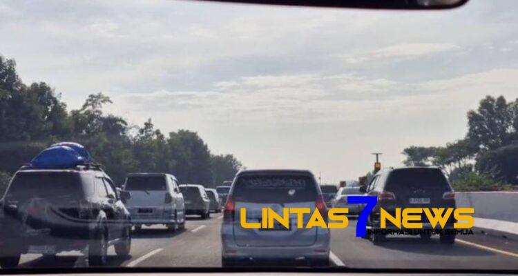 H+1 Lebaran, Arus Lau Lintas di Tol Cipali Km 86 hingga Km 94 Padat Merayap