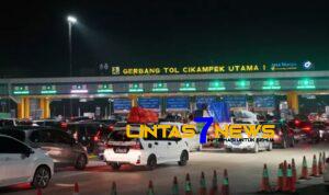 Kendaraan Arah Jakarta Membeludak, One Way di Tol Trans Jawa Diperpanjang hingga KM 442