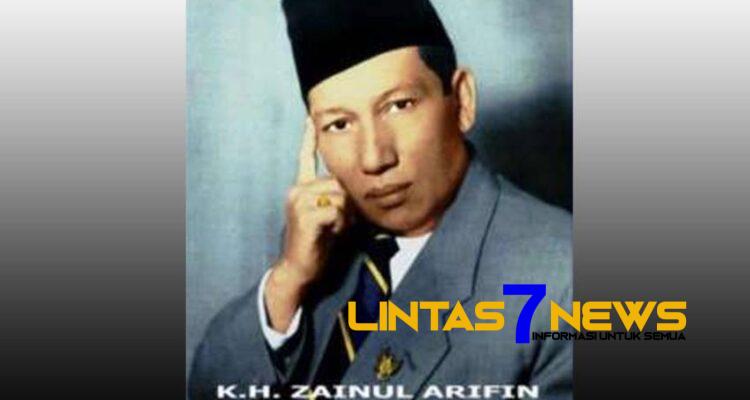 Kisah KH Zainul Arifin yang Tertembak saat Salat Bersama Bung Karno
