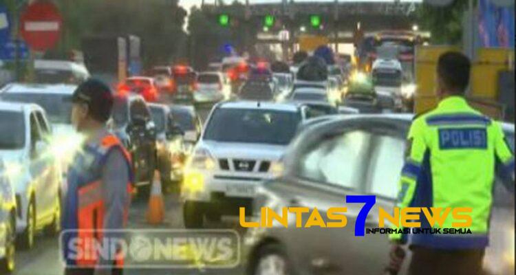 Strategi Petugas Urai Kemacetan 10 Km di Pelabuhan Merak pada H-2 Mudik Lebaran