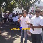 Ratusan Masyarakat Unjuk Rasa Didepan Kantor Gubernur Bengkulu