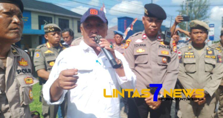 Ratusan Massa Geruduk Kantor BPN