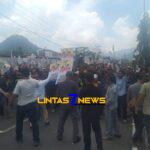 Lautan Manusia Pendukung Azhari-Bambang Hadir di KPU