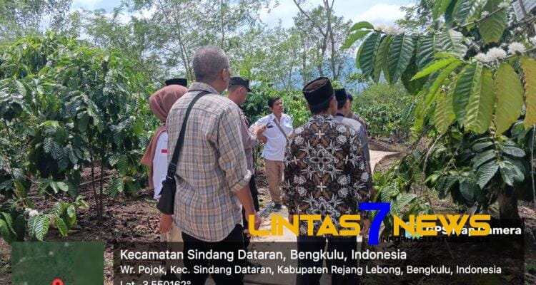 Jalan Usaha Tani (JUT) di Desa Warung Pojok Resmi Dibuka
