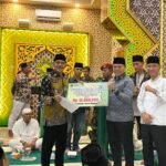 Safari Ramadhan, Bupati dan Wakil Bupati Lebong Serahkan Bantuan Hibah ke Masjid