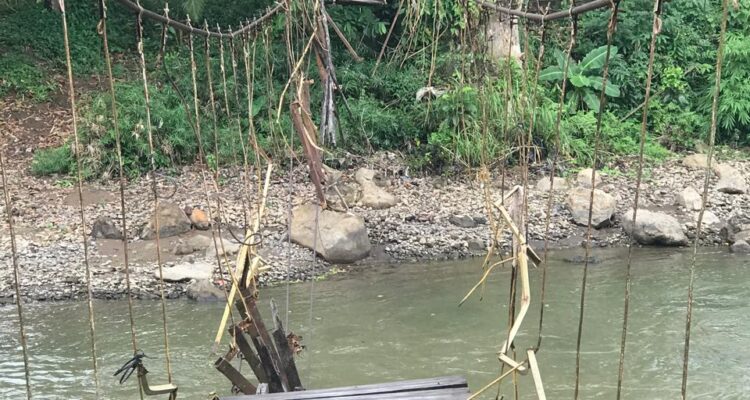 Revi Doyosi : Pemkab Lebong Harus Pokus Bangun Infrastruktur Yang Rusak Akibat Banjir Bandang