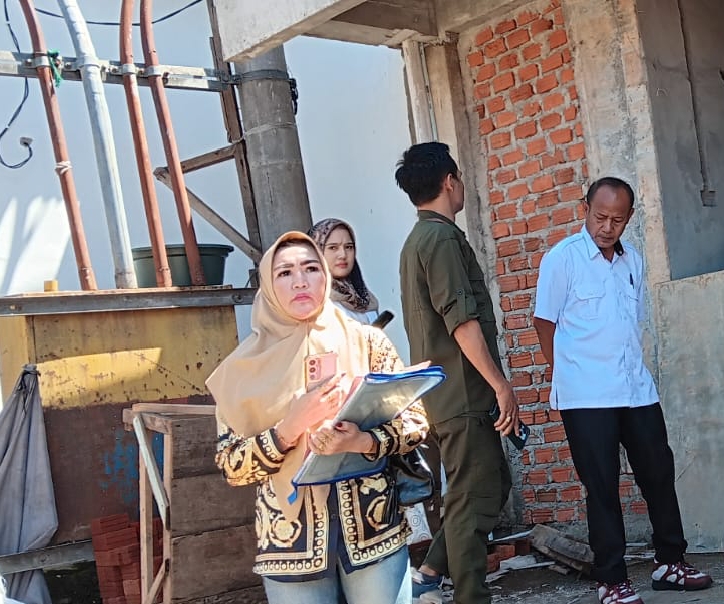 Tangis di Reruntuhan Pasar Panorama: Desi Heviani Mencari Keadilan yang Dirampas