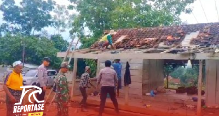 Angin Puting Beliung Terjang Desa Payudan Dundang, Polsek Guluk-Guluk Bersama Koramil Gerak Cepat Bantu Warga