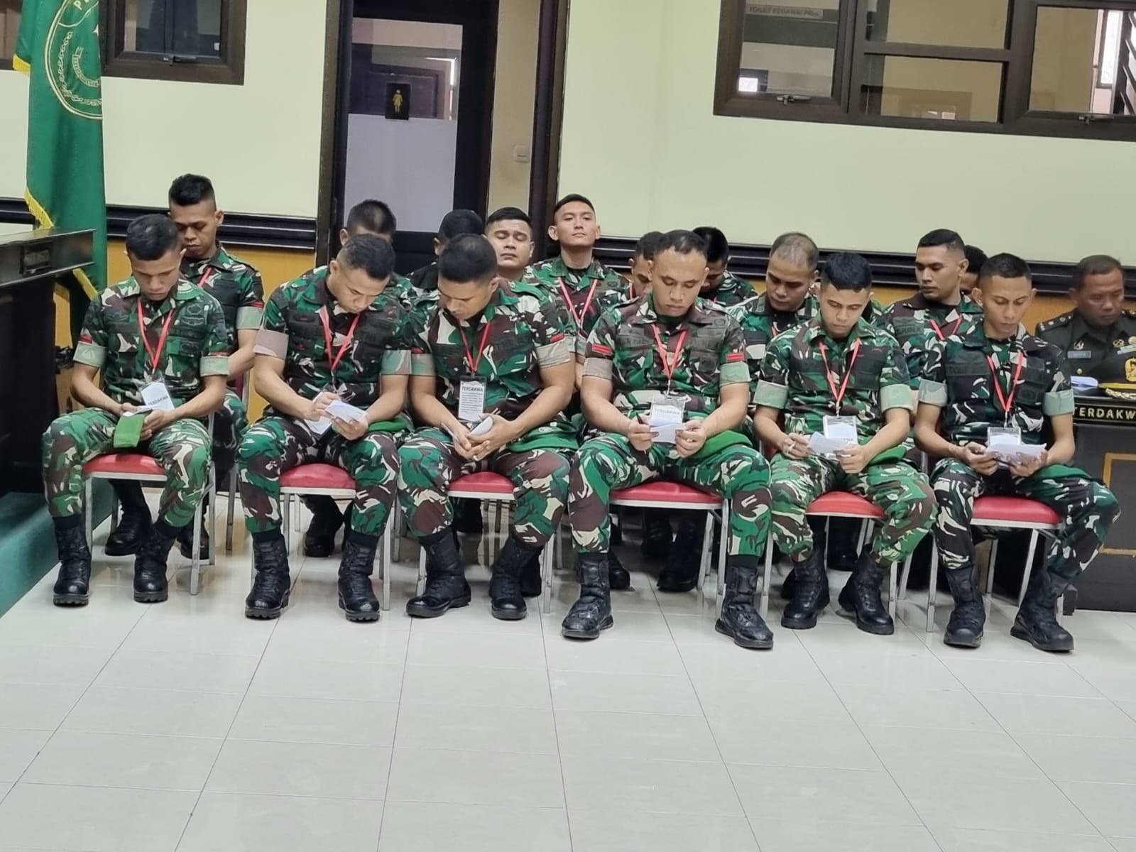 15 Prajurit TNI Dituntut Hukuman Enam Tahun Penjara dan Dipecat dari TNI